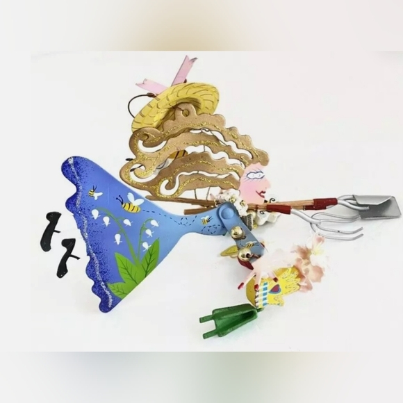 Silvestri Karen Rossi Hanging Metal Ornament Fanciful Flights Gardener Bees - Picture 3 of 8